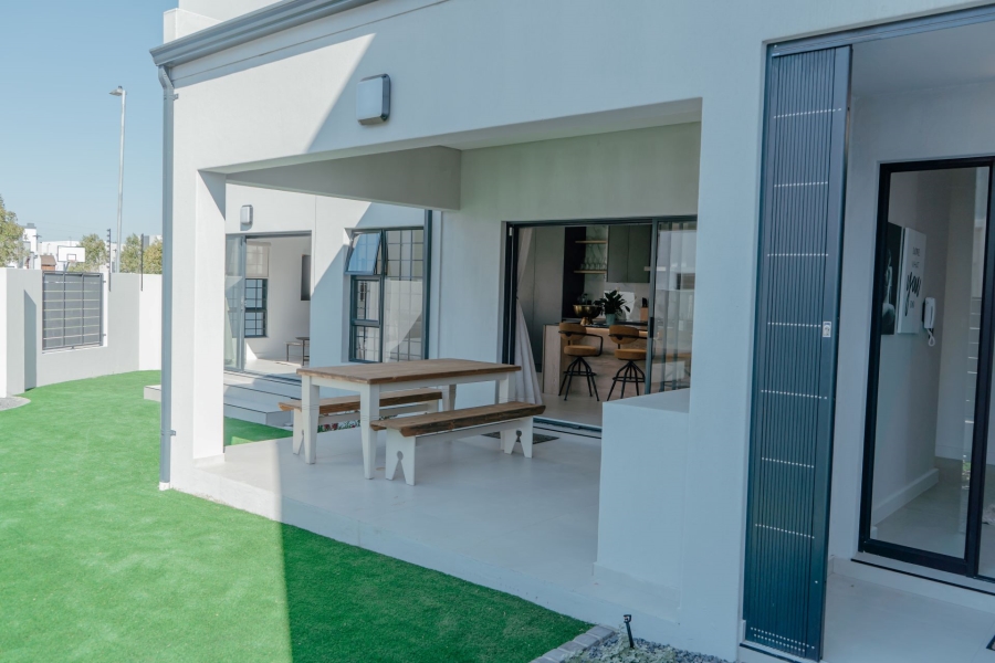 To Let 4 Bedroom Property for Rent in Sandown Western Cape